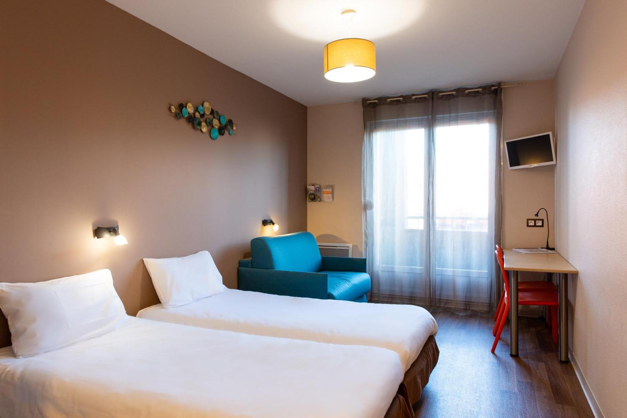Auberge De Jeunesse Hi Bordeaux-Blanquefort - Ex Otellia Bagian luar foto