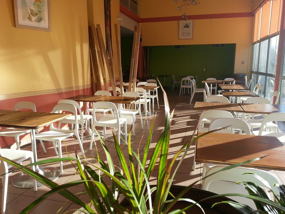Auberge De Jeunesse Hi Bordeaux-Blanquefort - Ex Otellia Bagian luar foto